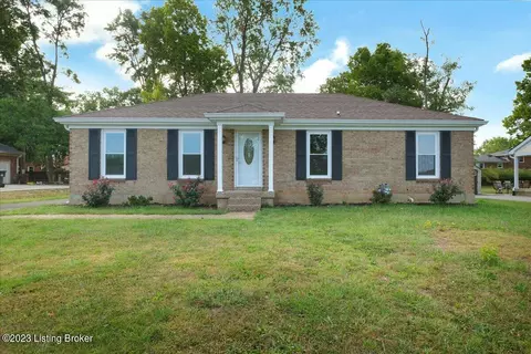 8902 Wooded Glen Rd, Louisville, KY 40220