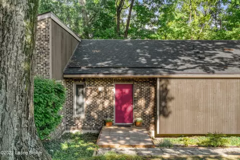 1513 Thackeray Dr, Louisville, KY 40205