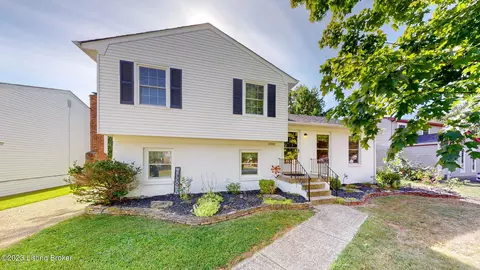 12002 Rock Spring Dr, Louisville, KY 40245