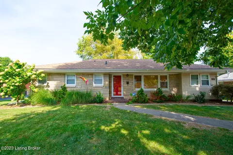 4421 Saint Regis Ln, Louisville, KY 40220