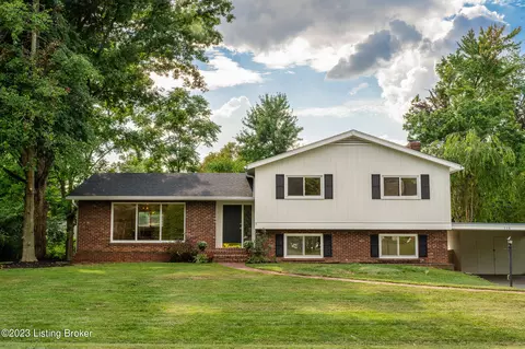 116 Sweetbriar Ln, Louisville, KY 40207