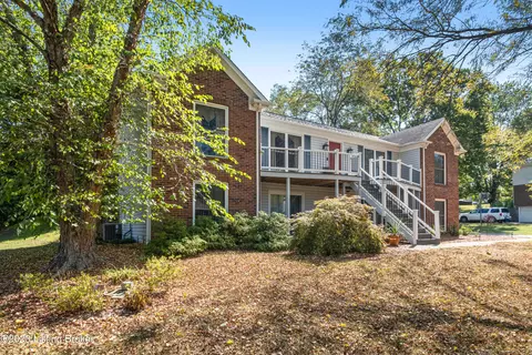 13002 Lost Trl, Goshen, KY 40026