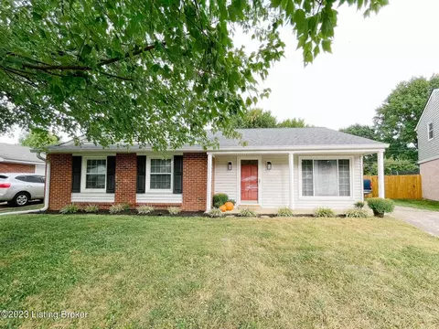 1705 Flagstaff Ct, Louisville, KY 40223