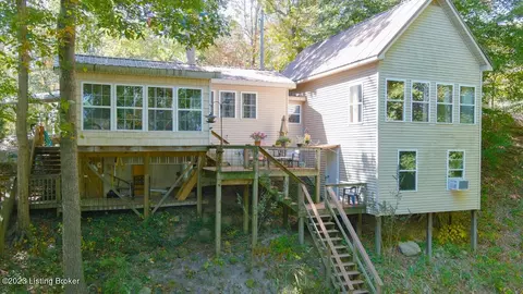 301 Elm Ln, Mc Daniels, KY 40152