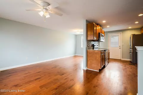 5402 Hasbrook Dr, Louisville, KY 40229