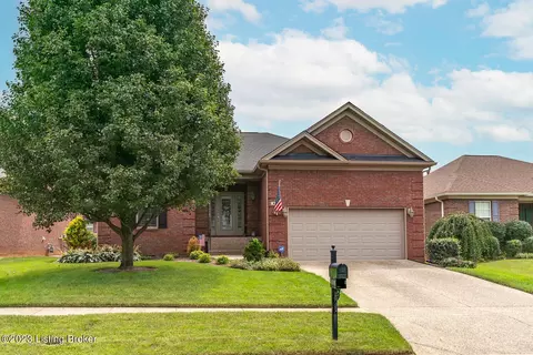4109 Brook Farm Pl, Louisville, KY 40299