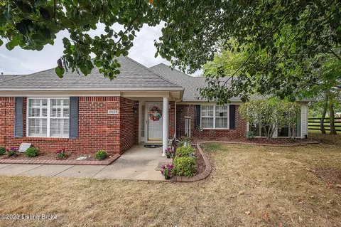 8608 Roberta Ct, Louisville, KY 40291