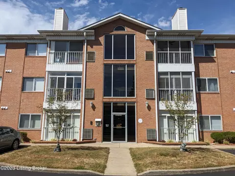 3721 Bardstown Rd #211, Louisville, KY 40218