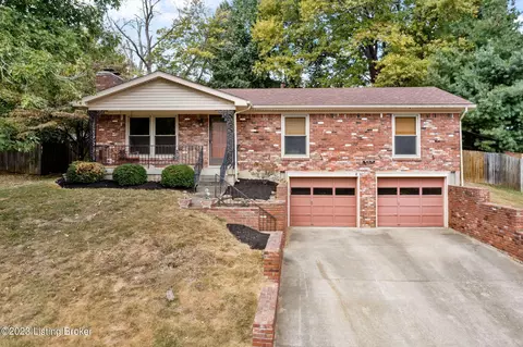 10204 Eve Dr, Louisville, KY 40272