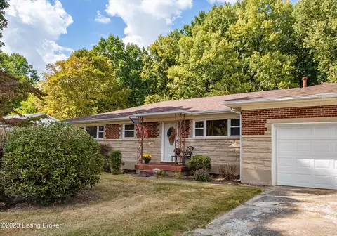 4007 Goldstein Ln, Louisville, KY 40272