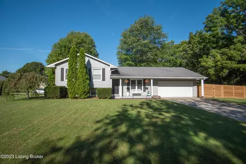 3800 Fenholt Rd, Louisville, KY 40218