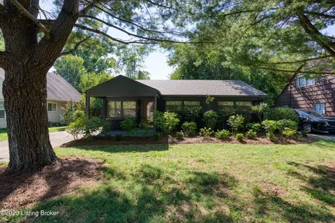 3124 Commander Dr, Louisville, KY 40220