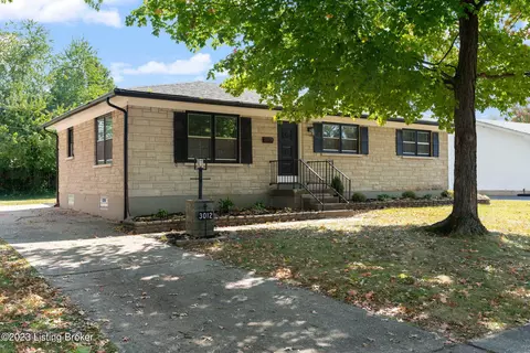 3012 Kaye Lawn Dr, Louisville, KY 40220