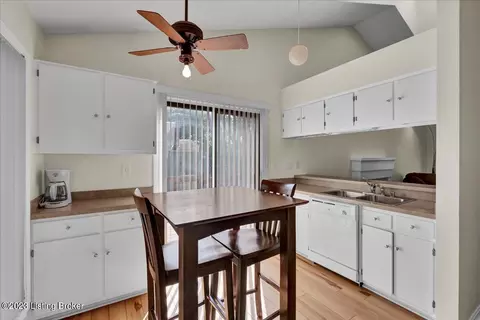 311 Crescent Spring Dr, Louisville, KY 40206