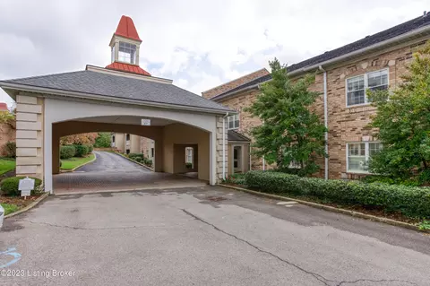 5601 Coach Gate Wynde #16, Louisville, KY 40207