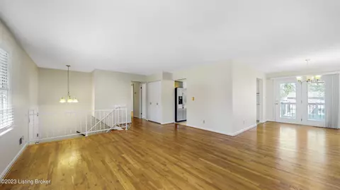 10305 Hartley Dr, Louisville, KY 40223