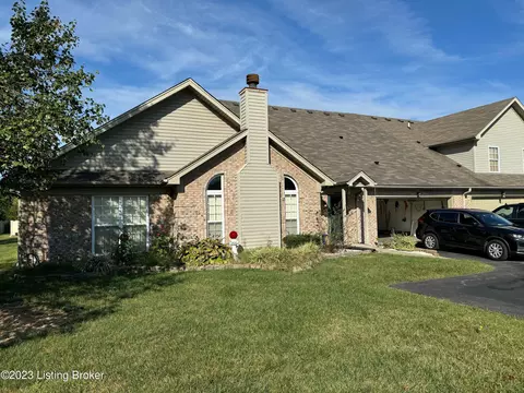 8202 Carmel Village Pl #1, Louisville, KY 40228