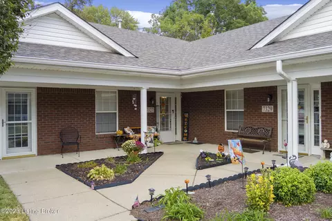 7327 Fox Hollow Way, Louisville, KY 40228