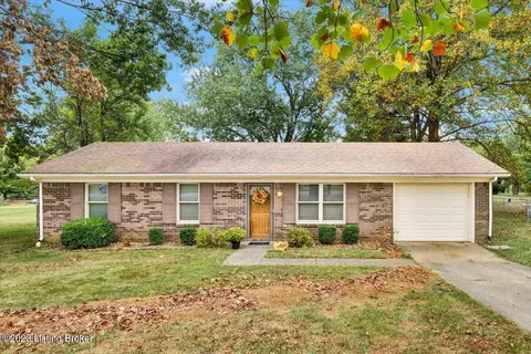 6613 Five Forks Dr, Pewee Valley, KY 40056