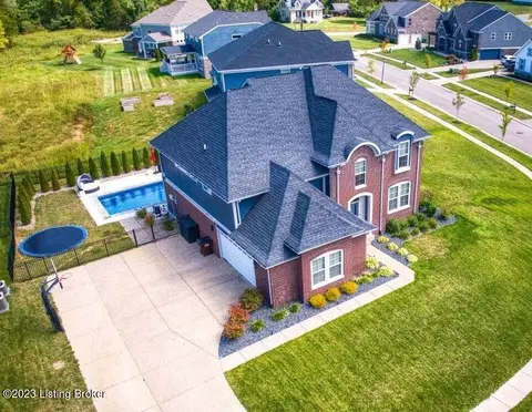 15723 Shadowalk Dr, Louisville, KY 40245