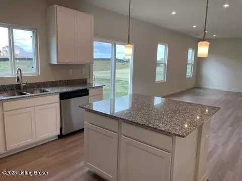 7007 Black Cherry Ct, La Grange, KY 40031 photo 2