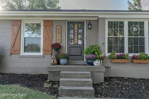 2213 Janlyn Rd, Louisville, KY 40299