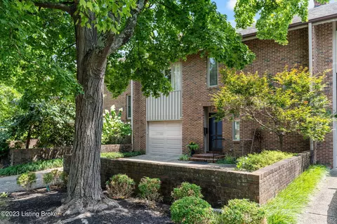 3838 Washington Sq, Louisville, KY 40207