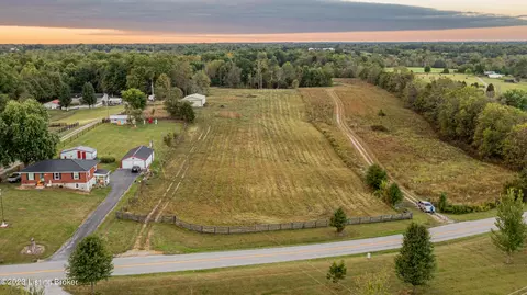 2163 Bardstown Trl, Waddy, KY 40076