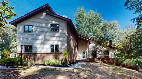 5005 Fox Chase Dr, Shepherdsville, KY 40165