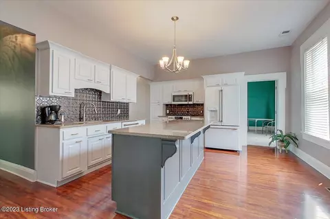 1213 S 6th St, Louisville, KY 40203
