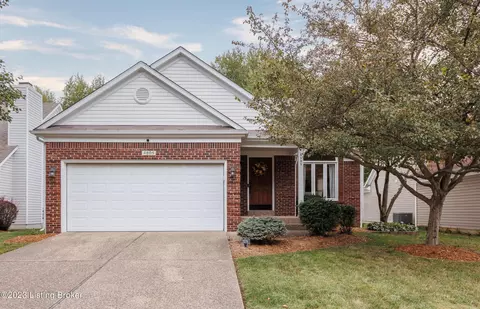 4805 Fairway Pointe Ct, Louisville, KY 40241