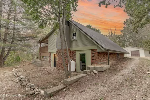 175 King Cemtery Rd, Irvine, KY 40336