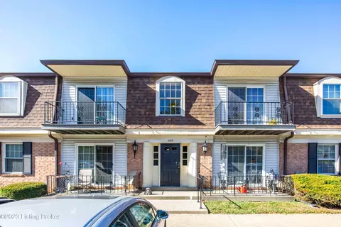 205 Flanders Ct #8, Louisville, KY 40218