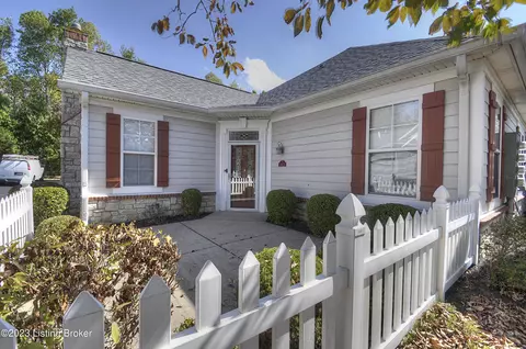 4421 Pinnacle View Pl, Louisville, KY 40272
