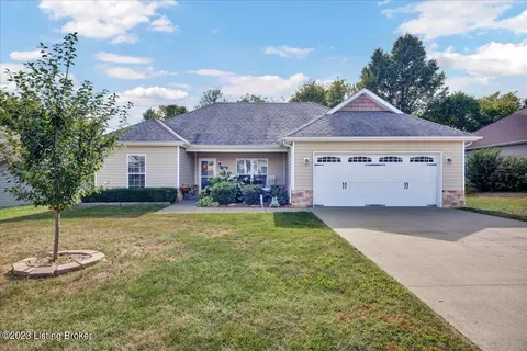 30 Quail Hollow Dr, Eminence, KY 40019