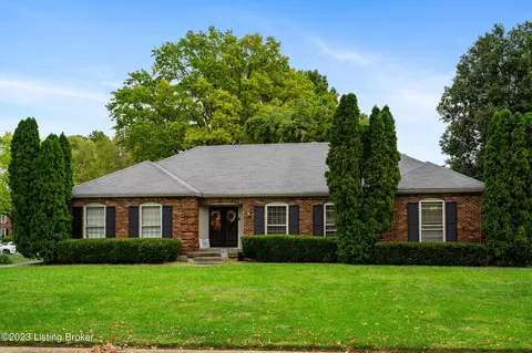 7601 Wesleyan Pl, Louisville, KY 40242