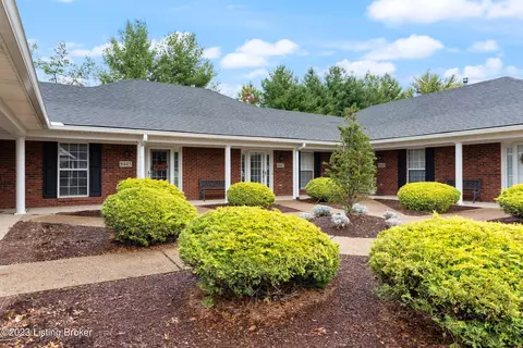 8447 Aspen Glen Way, Louisville, KY 40228