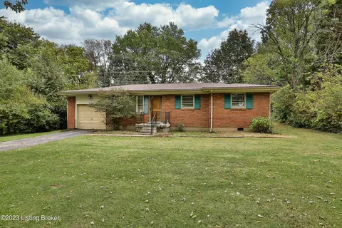 1607 Greenland Park Cir, Shelbyville, KY 40065