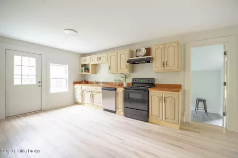 575 Graefenburg Rd, Waddy, KY 40076 photo 8