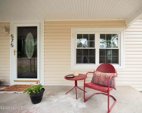 575 Graefenburg Rd, Waddy, KY 40076 photo 3