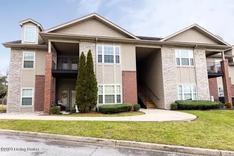 7315 Saint Andrews Woods Cir #208, Louisville, KY 40214