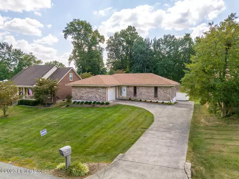 7606 Nottoway Cir, Louisville, KY 40214