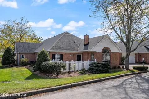 132 Magnolia Ave, La Grange, KY 40031