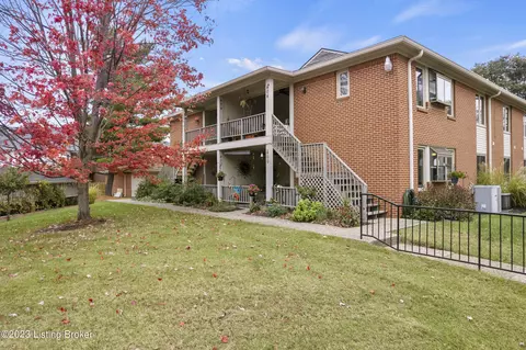 400 Rosewood Ct, Louisville, KY 40223
