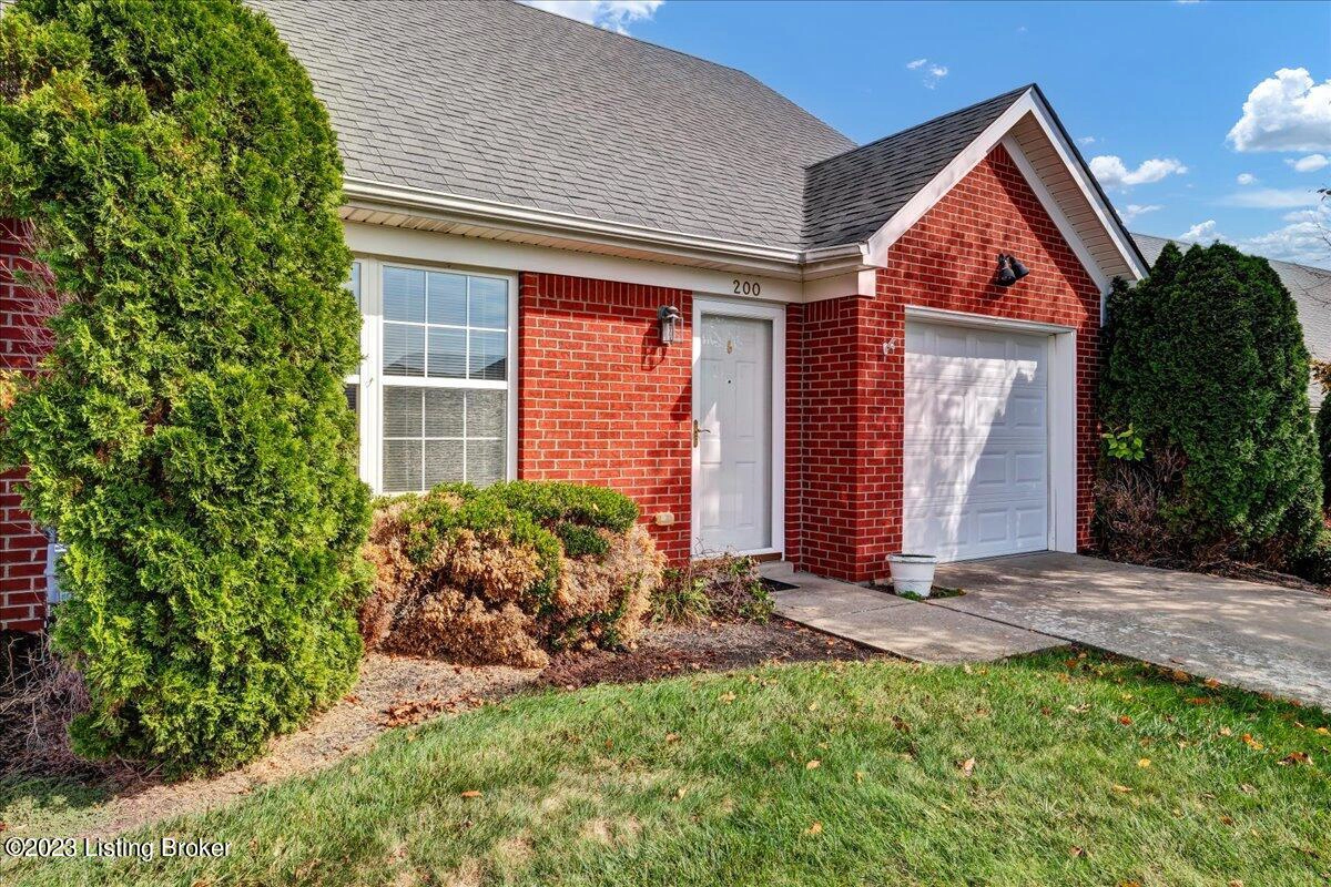 200 Woodpointe Ct  