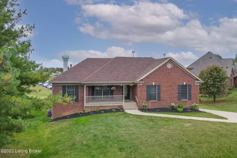 1002 Barbizon Dr, Goshen, KY 40026