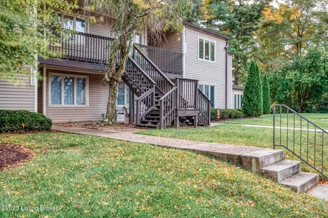 9332 Loch Lea Ln #B, Louisville, KY 40291
