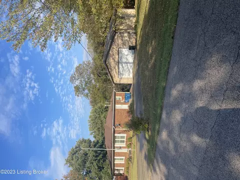1253 Park Ln, Brandenburg, KY 40108