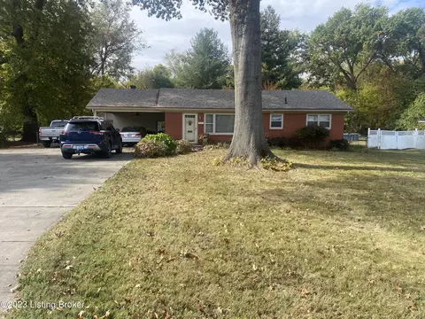 9010 Whippoorwill Rd, Louisville, KY 40229