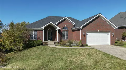 2811 Windsor Lakes Pkwy, Louisville, KY 40214
